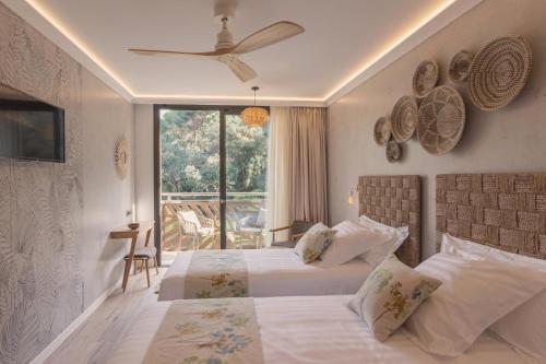Superior Twin Room image 10