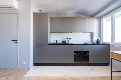 1 SU EDE - Dernier etage Ascenseur - 1 min Plage et Zone Pietonne, Nice (fotografie 6)