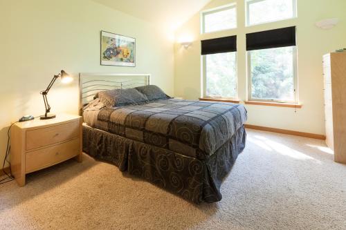 Salmon House home - image 5