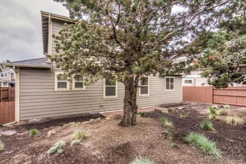 Jacksons Place home - image 8