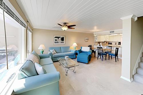 Beachfront Bliss - Gulf View & Pool Steps to Sand condo - image 3