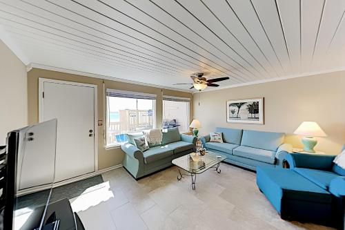 Beachfront Bliss - Gulf View & Pool Steps to Sand condo - image 4