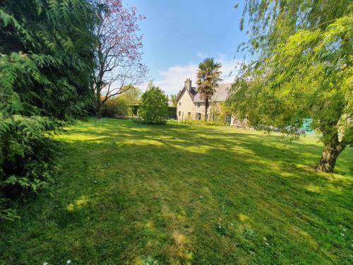 STUDIO PRIVATIF ET SA PISCINE AUX AGAPANTHES DE CROMEL - Le Mont Saint-Michel