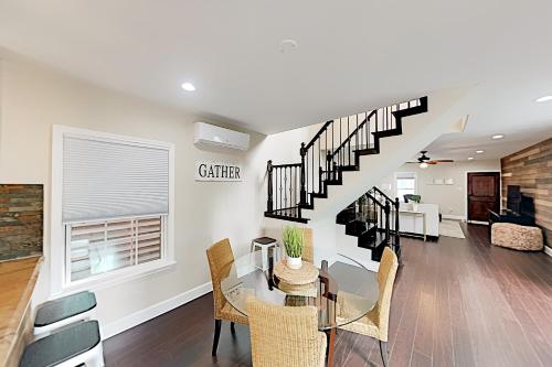 Downtown Home - Modern Updates - Near Beach - main image