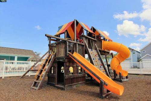 Blue Pelican townhouse - main image