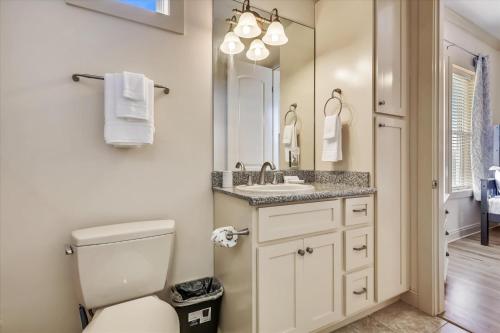 6216 Thomas Drive - Sandy Cheeks home - image 8