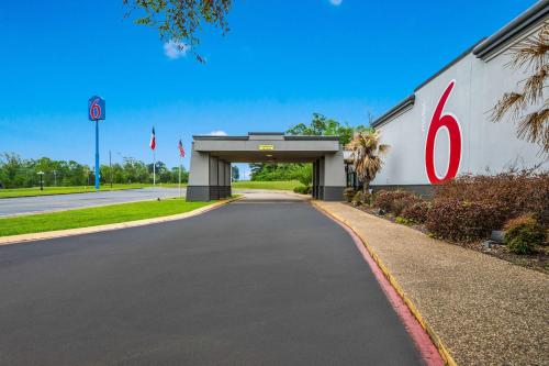 Motel 6-Henderson, TX