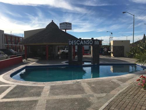 El Descanso Inn