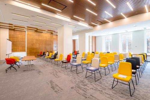 Holiday Inn Yerevan - Republic Square by IHG