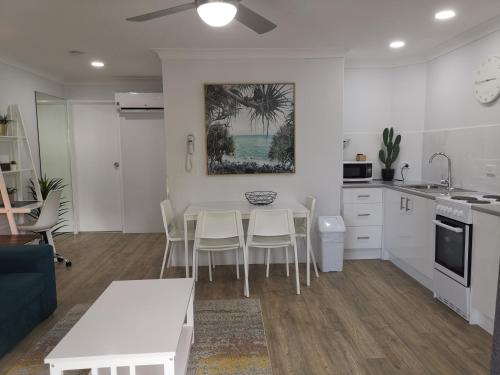 Bay of Palms Resort in Elanora