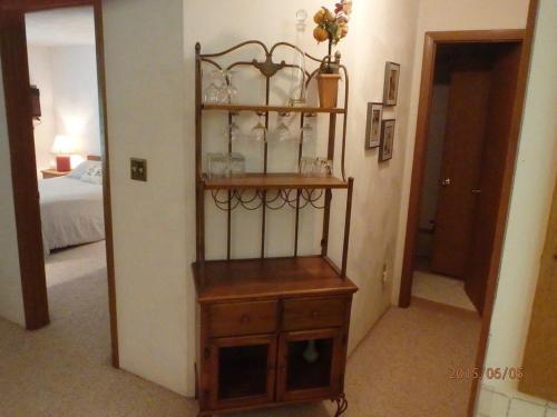 SUPER CHARMING SWISS MOUNTAIN CONDO at 7 SPRINGS - FREE 247 SHUTTLE - image 4