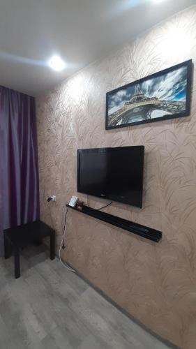 Apartment on Lavrent'yeva 12 - image 2