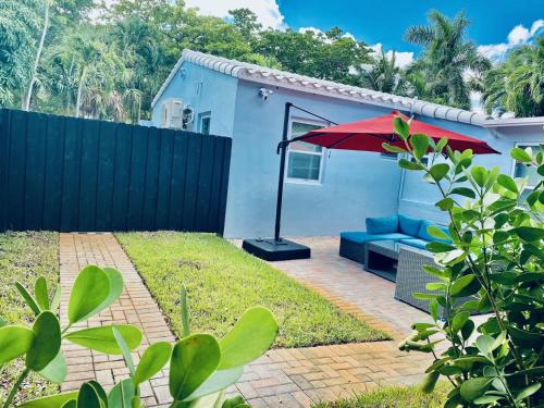 700B Studio with Private Entrance in VICTORIA PARK Fort Lauderdale 2 miles to Beach & Las Olas - image 5