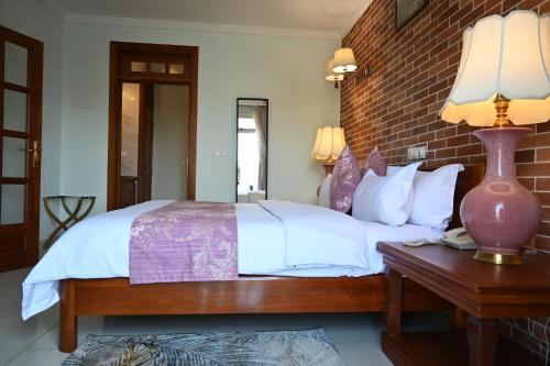 GRAND HOTEL CITY