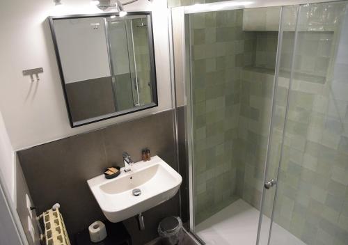 Junior Suite with Patio image 9