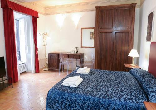 Deluxe Suite with City View image 9