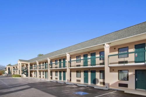 Days Inn By Wyndham Lexington-Columbia