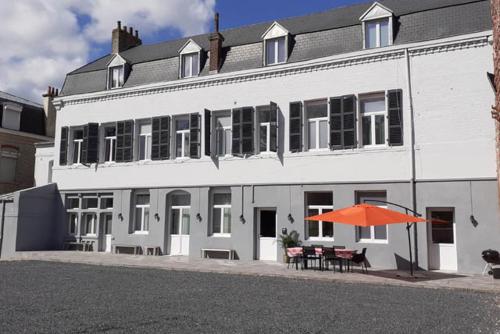 Les Appartements Fénelon (Les Appartements Fenelon) in Cateau-Cambresis