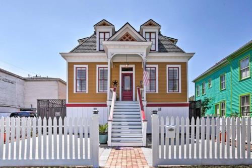 AbFab Seaside Cottage by Ryson Vacation Rentals