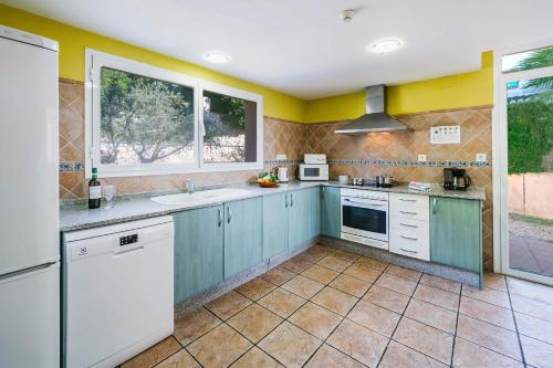3381 Villa Angela Flores - image 4