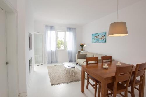Cala Galdana Apartments - image 2