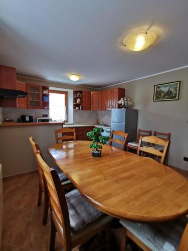 Holiday Home Victoria in Radmani