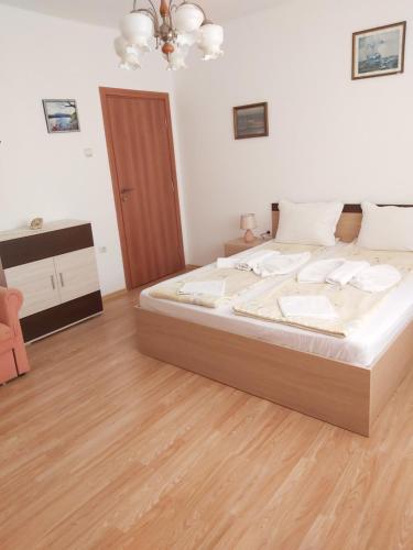 Apartment image 10