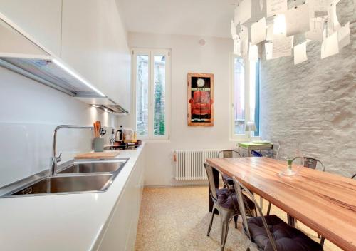 Stunning Modern Apartment In The Heart Of Venice, Wenecja (zdjęcie 7)