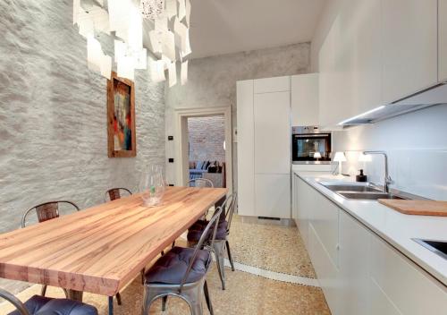 Stunning Modern Apartment In The Heart Of Venice, Wenecja (zdjęcie 10)