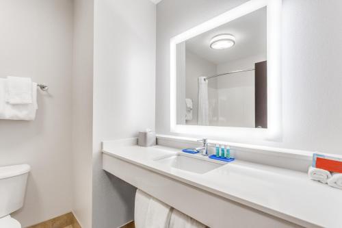 Holiday Inn Express Hotel & Suites Eau Claire North by IHG in Lake Hallie, USA