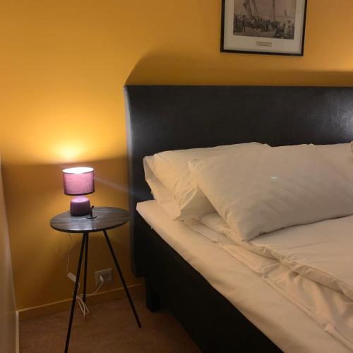1 twin bed