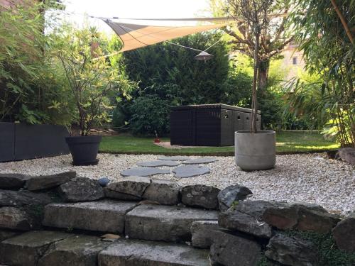 Appart avec jardin + SPA Nordique + proche c.ville