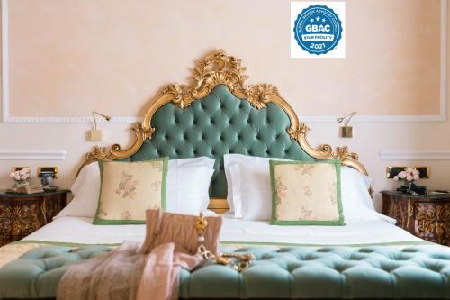 296925423 Hotel Bernini Palace