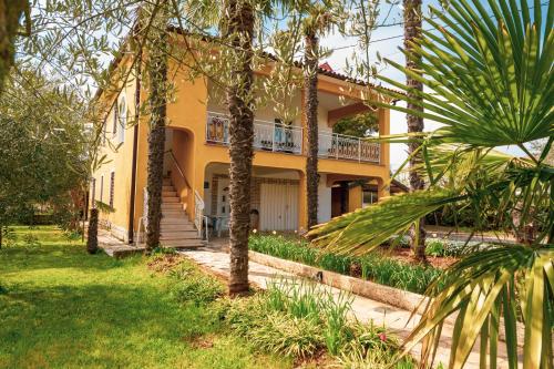 Apartment Villa Olga in Zbandaj