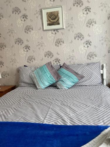 Double Room with Shared Bathroom room in Whiteways Guest House