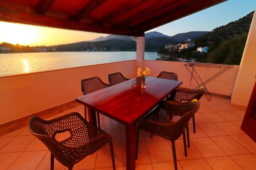 陽台/露台, Seafront Apartments Anthony in 拉斯托禾