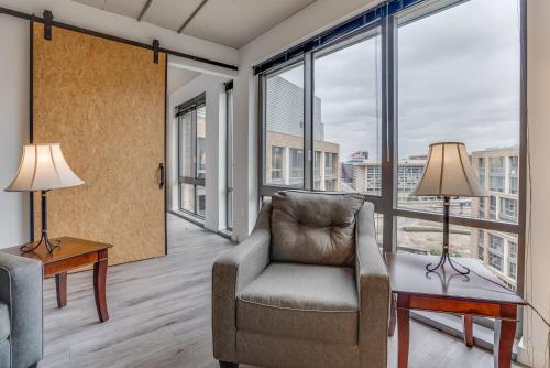 DC Marina Side 30 Day Stays - image 4