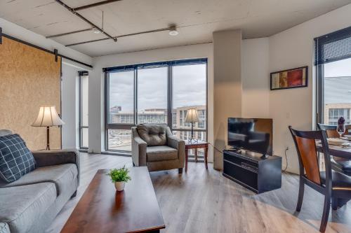 DC Marina Side 30 Day Stays - image 11