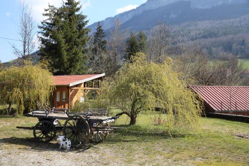 Dārzs, chalet du camping la Porte St Martin in Saint-Martin-en-Vercors