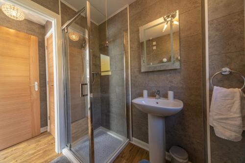 Bathroom, Scalpay@Knock View Apartments, Sleat, Isle of Skye in Teangue