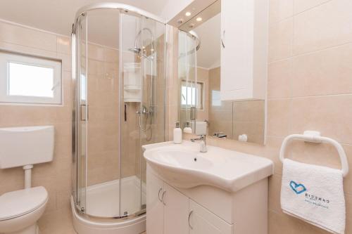 Apartment Quartz - image 7