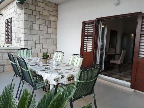 Apartments Jelka - image 6