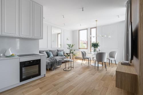 White Superior by OneApartments - image 8