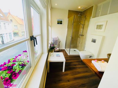 Standard Double Room image 7