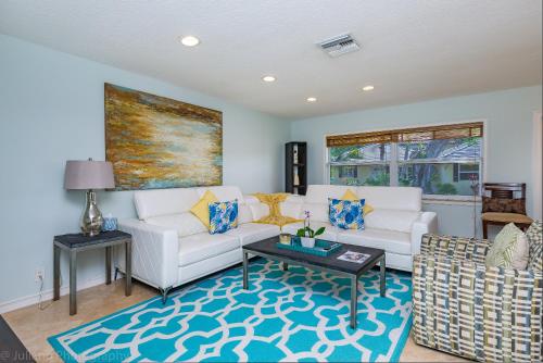 Highland Beach Retreat- Short walk to beach Boca Raton