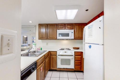 One Seagrove Place 1107 - image 6