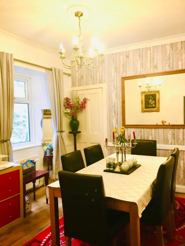 餐飲選擇, 花楸樹岸邊住宿加早餐酒店 (Rowantreebank Bed and Breakfast) in 阿羅查