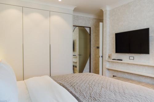 Beautiful 2 Bed2 Bath Flat in South Kensington - image 6