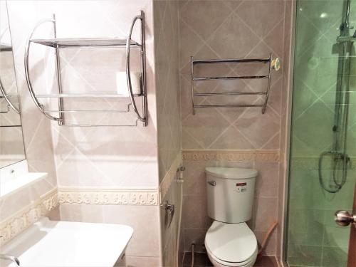 Sea view studio apartment Jomtien beach condominium 11th floor - image 3