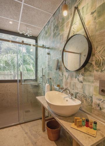 Double Room with Terrace image 6